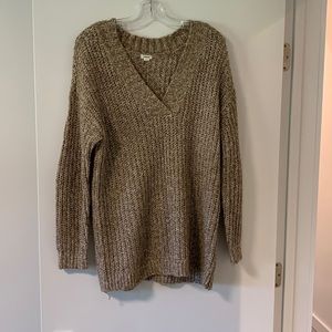 OVERSIZE V-NECK SWEATER
